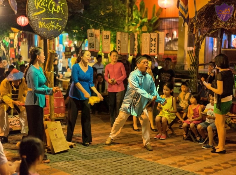 Nightlife in Hoi An- Hoi An Private Taxi