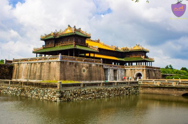 Hue City Group Tour- Deluxe Group Tour- Hoi- An Private Taxi