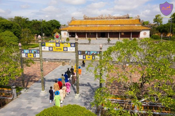 Hue City Group Tour- Deluxe Group Tour- Hoi- An Private Taxi