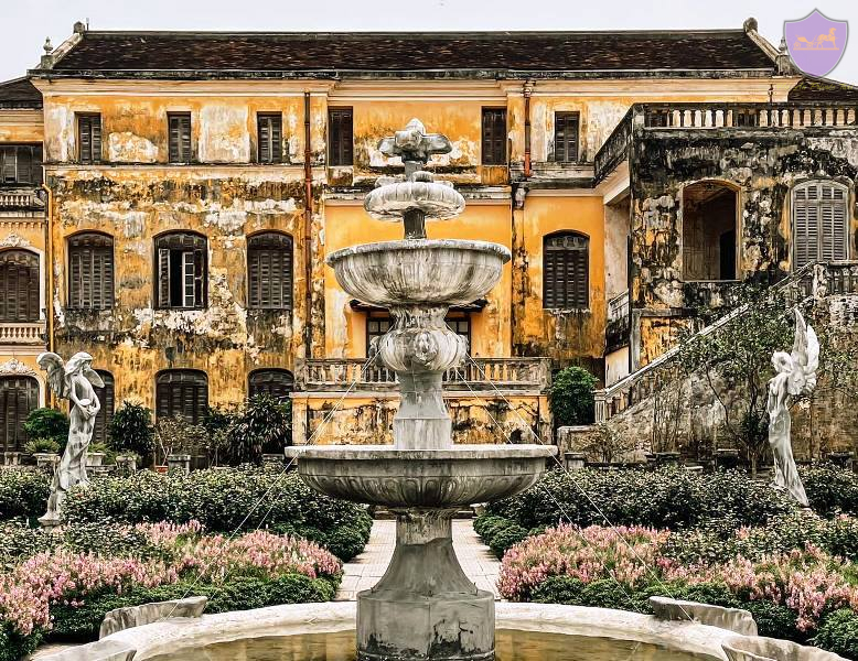 An Dinh Palace Hue- Hoi An Private Taxi