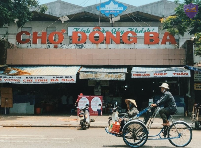 Dong Ba Market Hue- Hoi An Private Taxi
