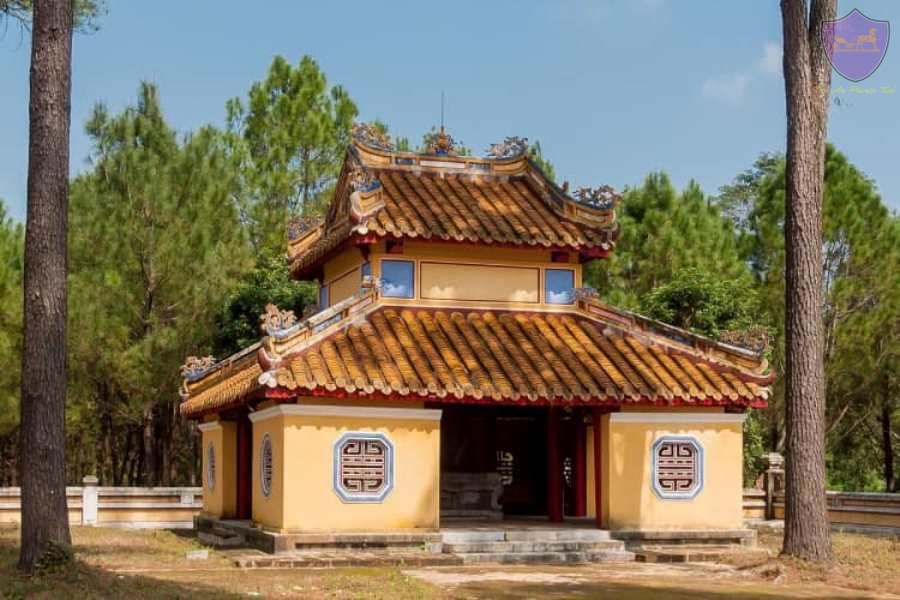 Gia Long Emperor Tomb- Hoi An Private Taxi