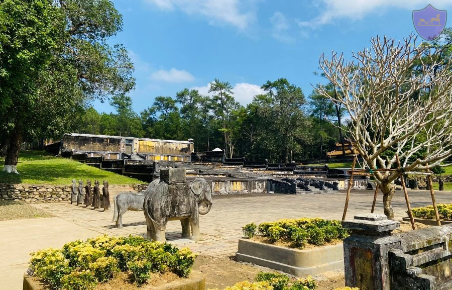 Hue Royal Tombs- Hoi An Private Taxi