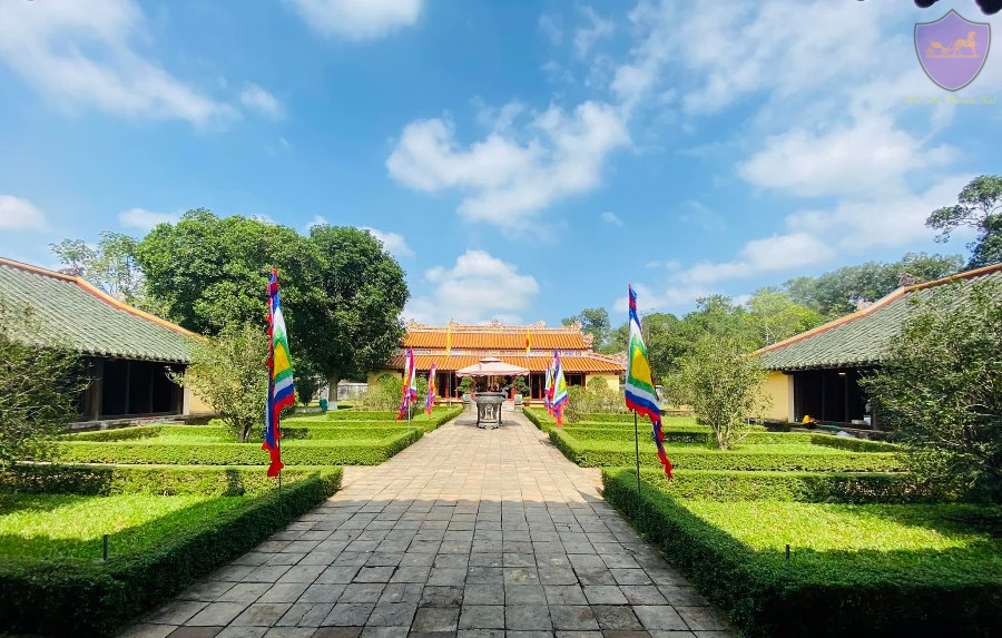 Gia Long Tomb- Hoi An Private Taxi