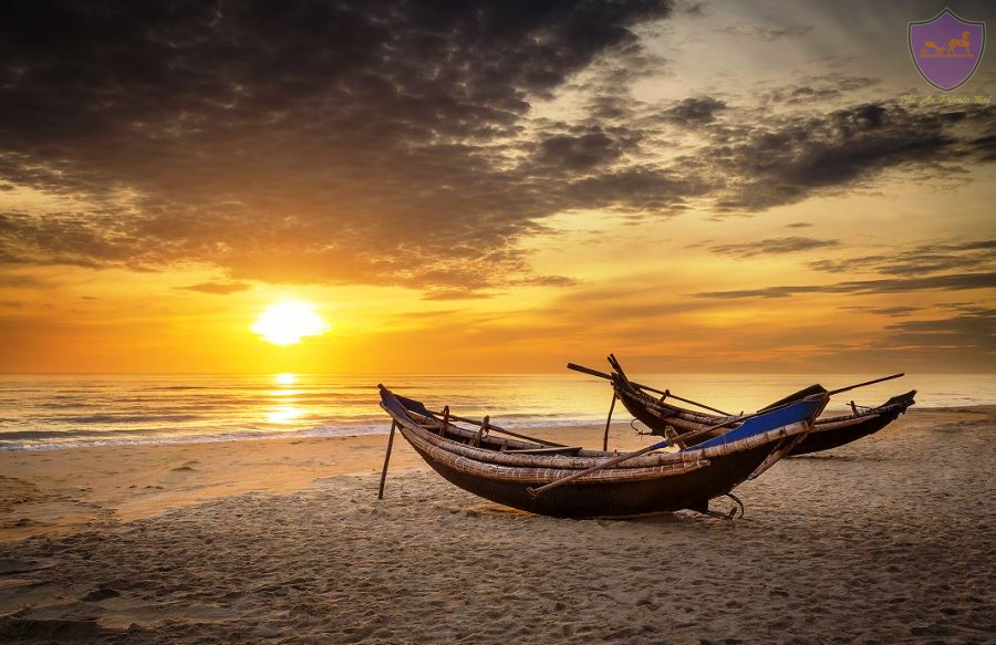 Hue Beaches Vietnam- Hoi An Private Taxi