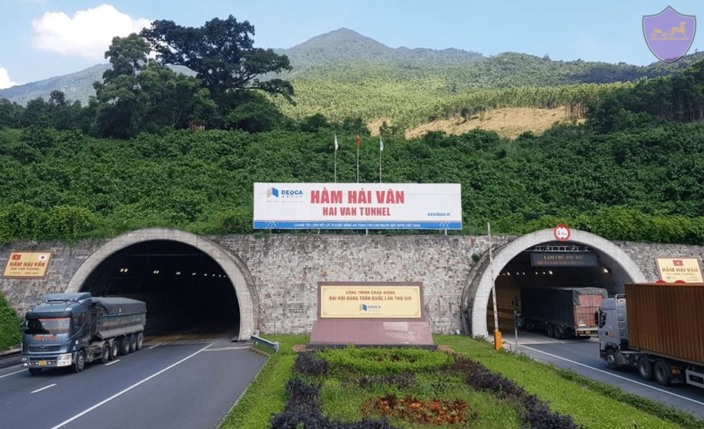 Danang airport to laguna lang co- Hoi an private taxi