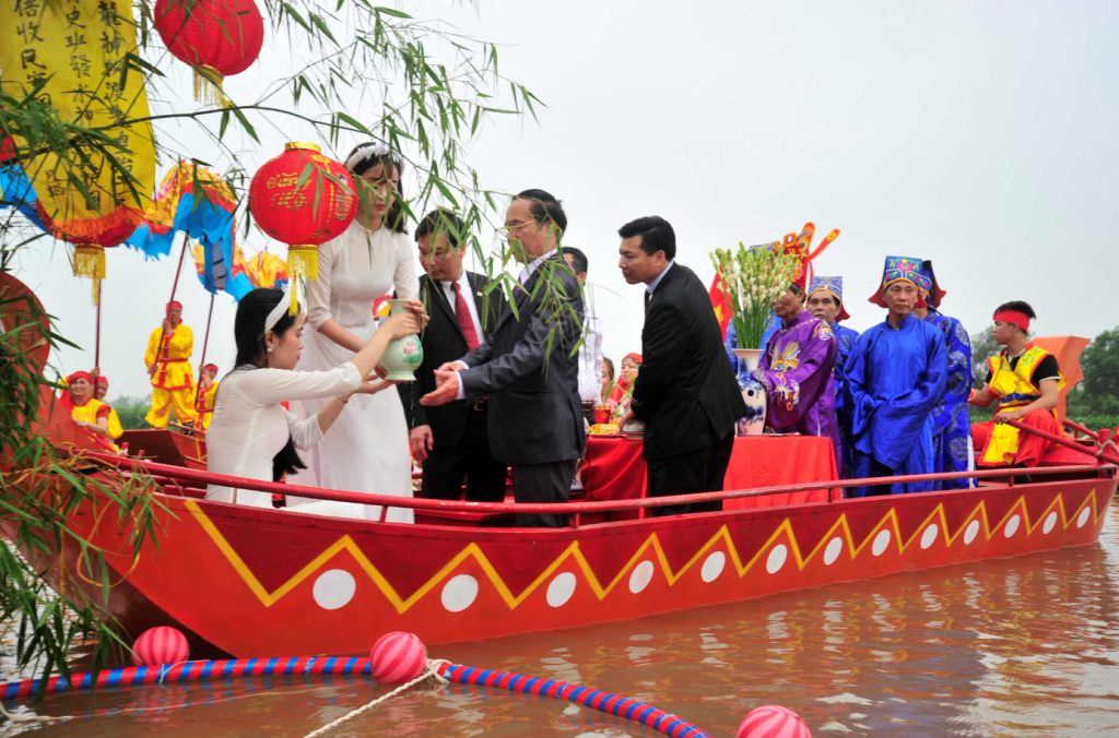 Hoa Lu fesstival-Hoi An Private Taxi