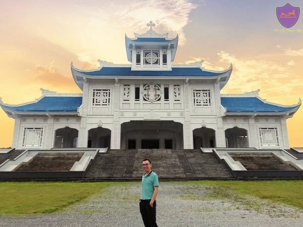 Hue To La Vang Holyland By Private Car-Hoi An Private Taxi