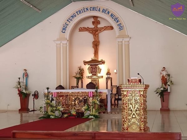 Hue To La Vang Holyland By Car-Hoi An Private Taxi
