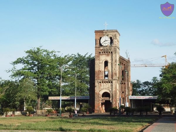 Private Car Hue To La Vang Holy Land-Hoi An Private Taxi